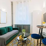 La Madeleine Private Studio City Apartment